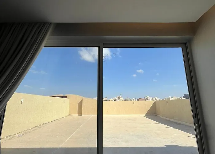 رووف السلامة بجوار التسوق والمطاعم الحيوية, al Salma